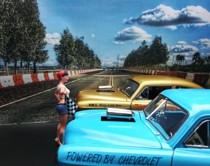 Racing girl figure - Image 3