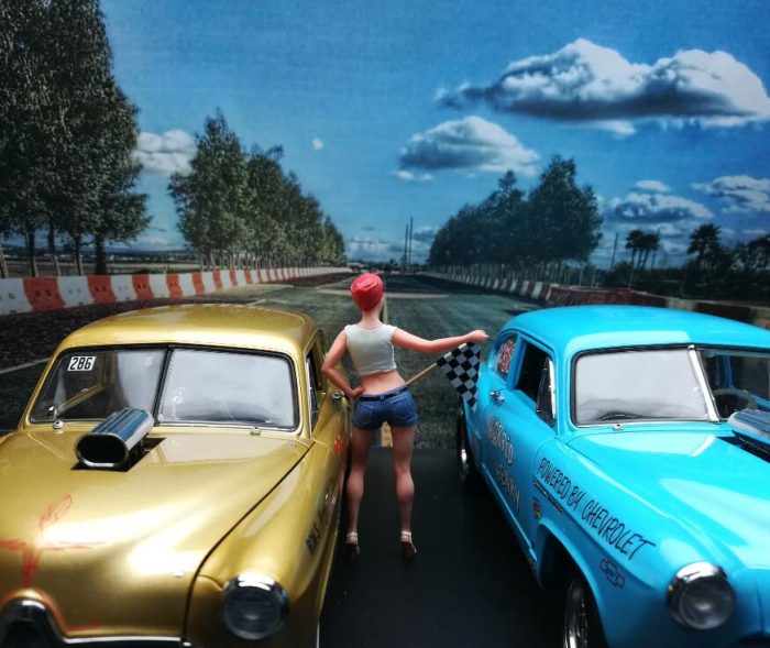 Racing girl figure - Image 4