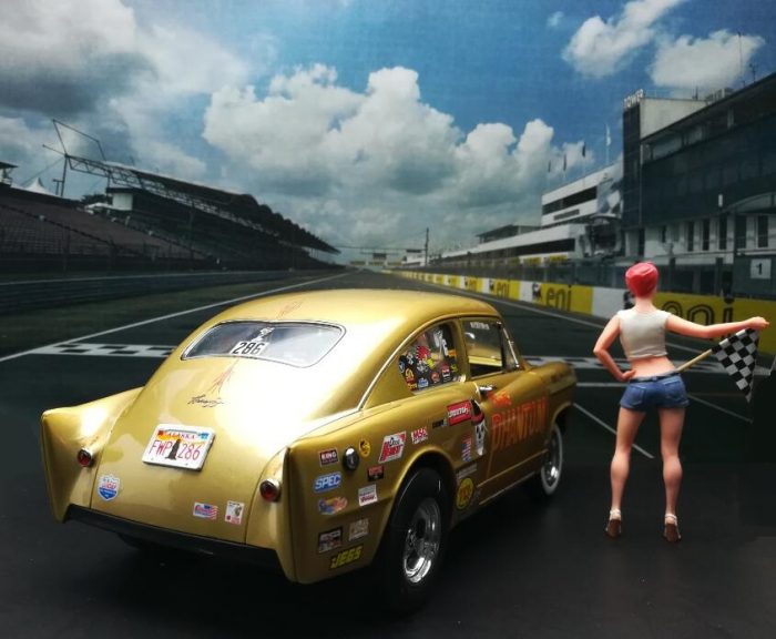 Racing girl figure - Image 6