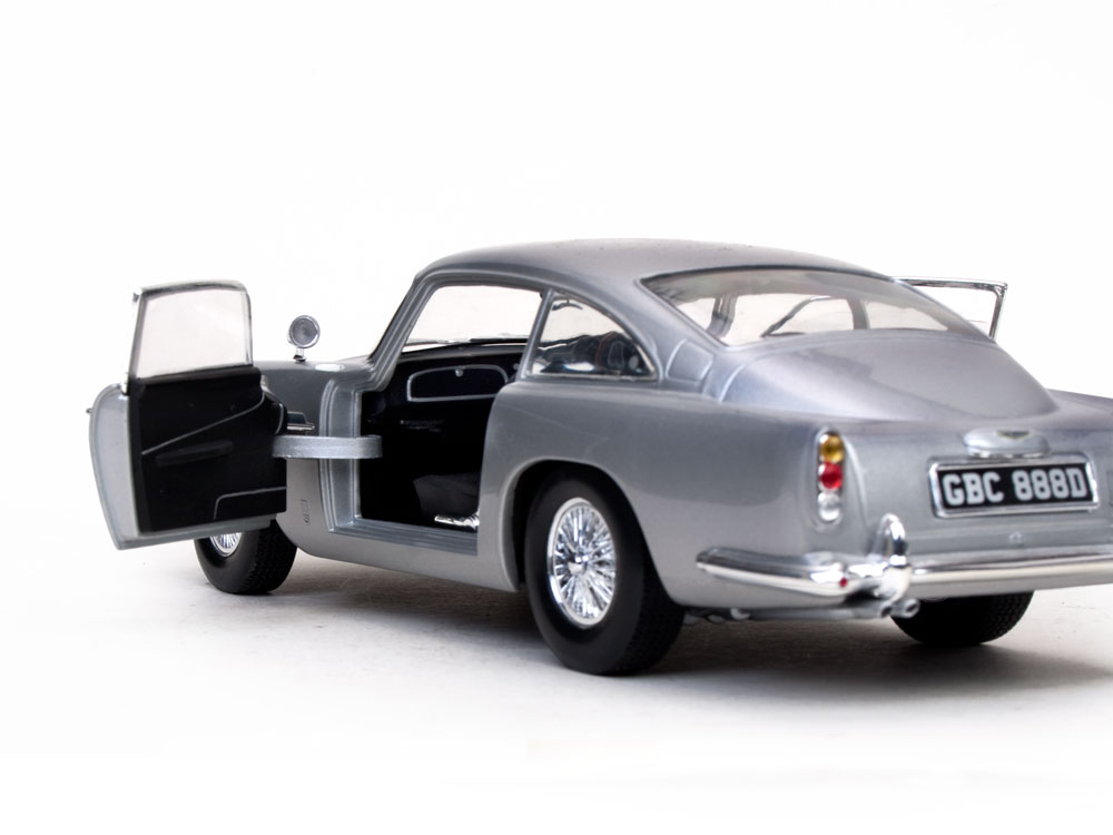 1963 Aston Martin DB5 – Silver Grey – sunstarmodelcars
