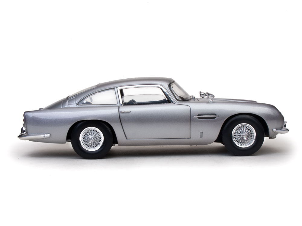 1963 Aston Martin DB5 – Silver Grey – sunstarmodelcars