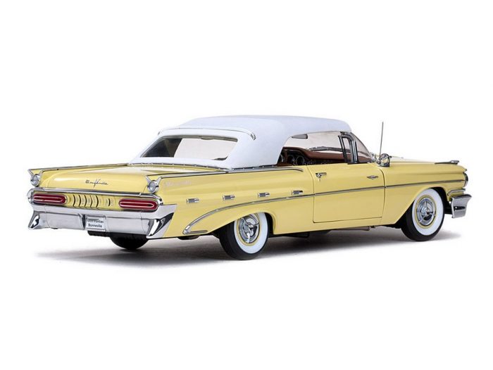 1959 Pontiac Bonneville Closed Convertible - Image 2