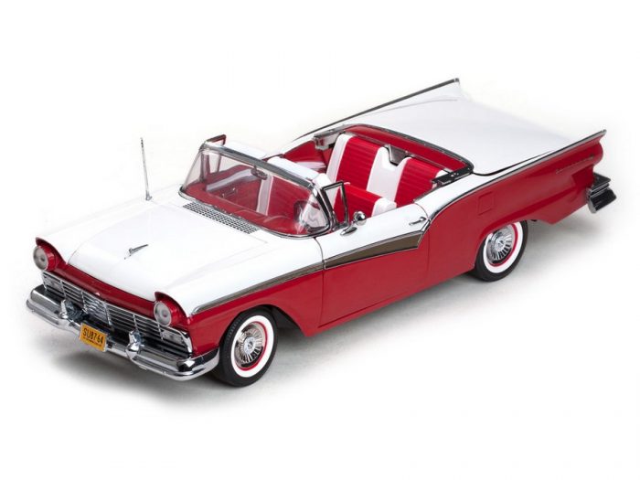 1957 FORD FAIRLANE SKYLINER - Image 3
