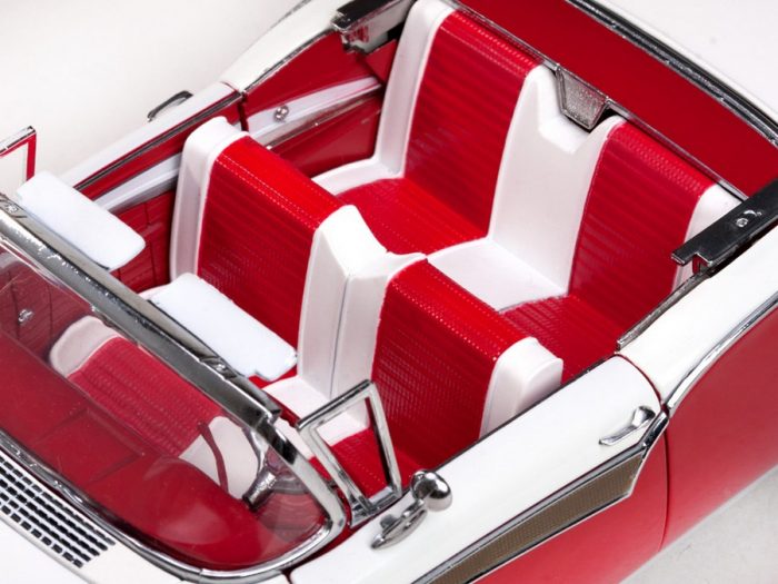 1957 FORD FAIRLANE SKYLINER - Image 6