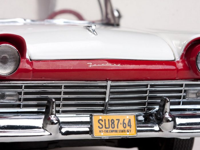 1957 FORD FAIRLANE SKYLINER - Image 7