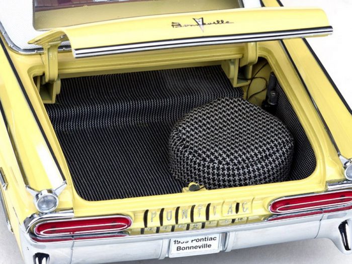 1959 Pontiac Bonneville Closed Convertible - Image 7