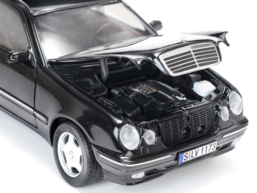 2001 Mercedes-Benz E320 – sunstarmodelcars