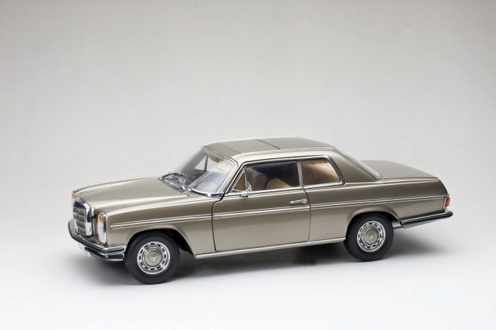 1973 Mercedes-Benz Strich 8 Coupé -- Beige Gray Metallic