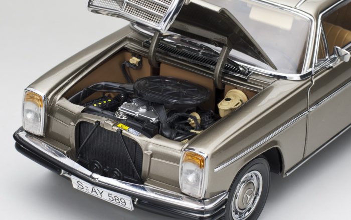 1973 Mercedes-Benz Strich 8 Coupé -- Beige Gray Metallic - Image 11