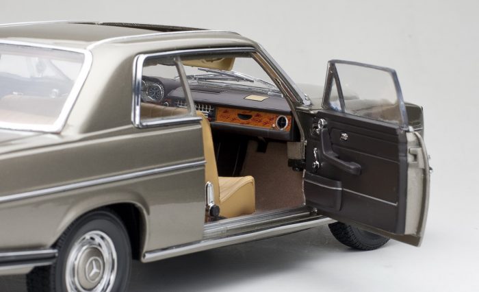 1973 Mercedes-Benz Strich 8 Coupé -- Beige Gray Metallic - Image 7