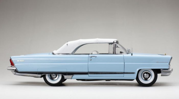 1956 Lincoln Premiere Closed Convertible-White/Fairmont Blue - Image 4
