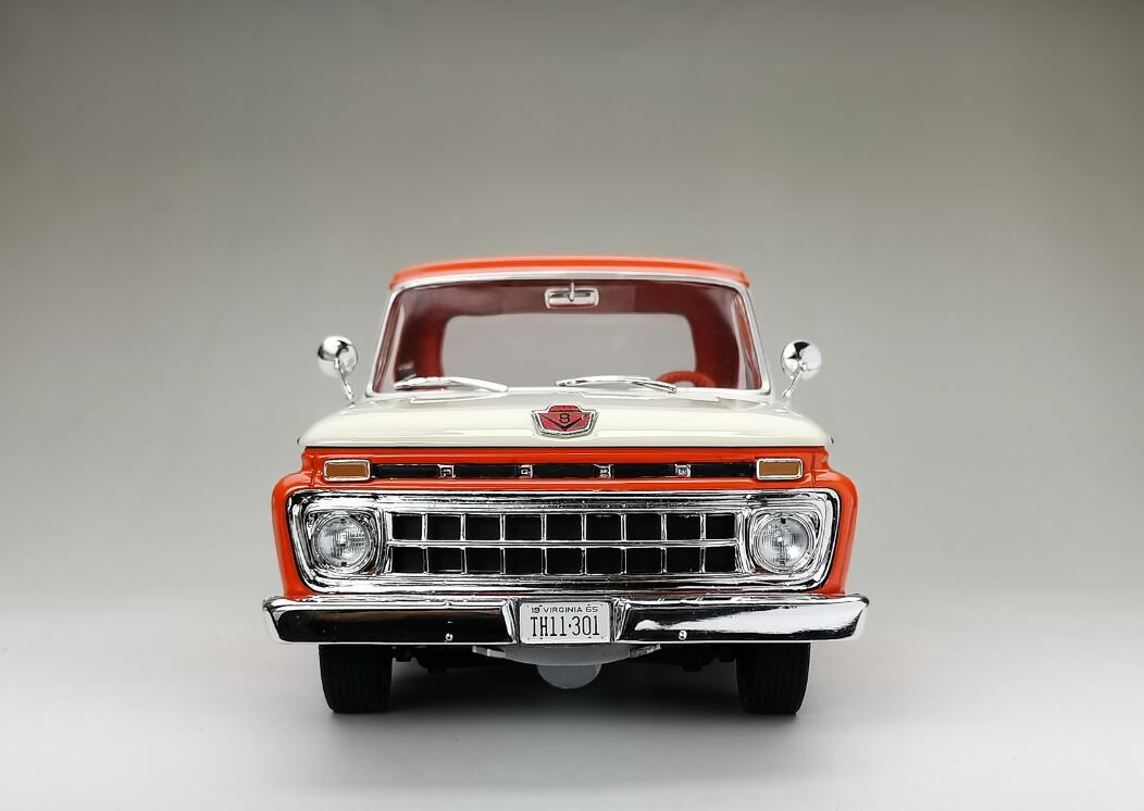 Sun Star 1/18 Scale Die-Cast - 1965 Ford F-100 Custom Cab Pickup White