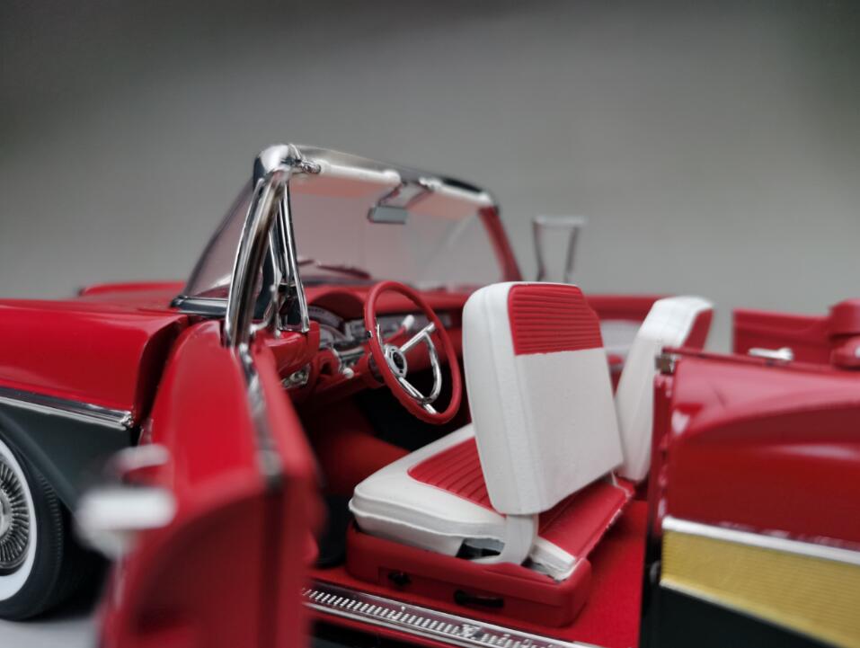 1958 Ford Fairlane 500 Open Convertible-Torch Red/Raven