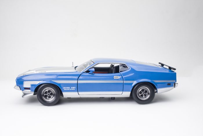 1971 Ford Mustang BOSS 351 - Grabber Blue - Image 11