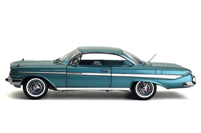 1961 Chevrolet Impala Sport Coupe - Twilight Turquoise - Image 10