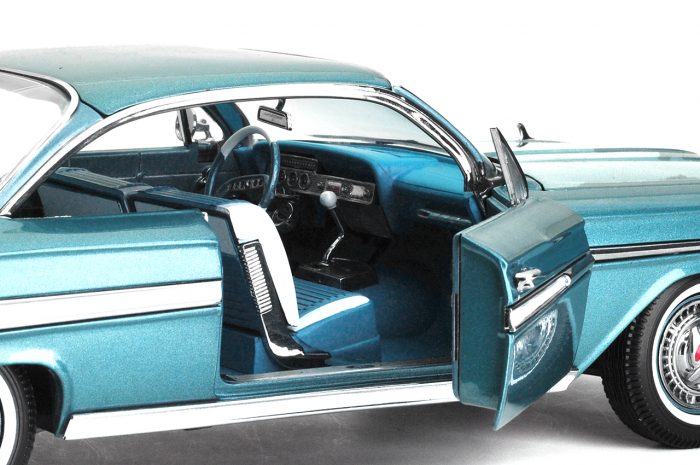 1961 Chevrolet Impala Sport Coupe - Twilight Turquoise - Image 7