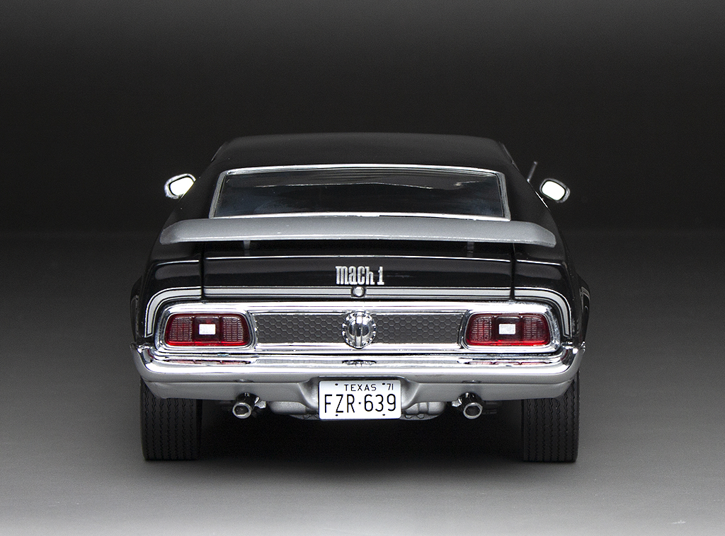 1971 Ford Mustang MACH 1 – Raven Black – sunstarmodelcars