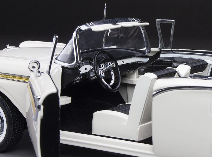 1957 Ford Fairlane 500 Skyliner - Colonial White - Image 9