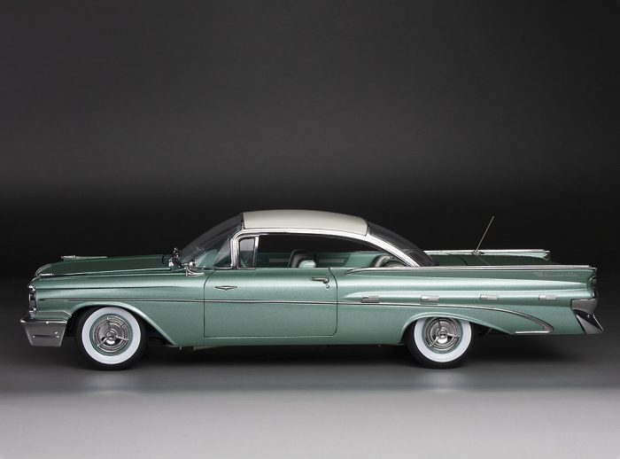 1959 Pontiac Bonneville Hardtop - Cameo Ivory / Jademist Green - Image 9