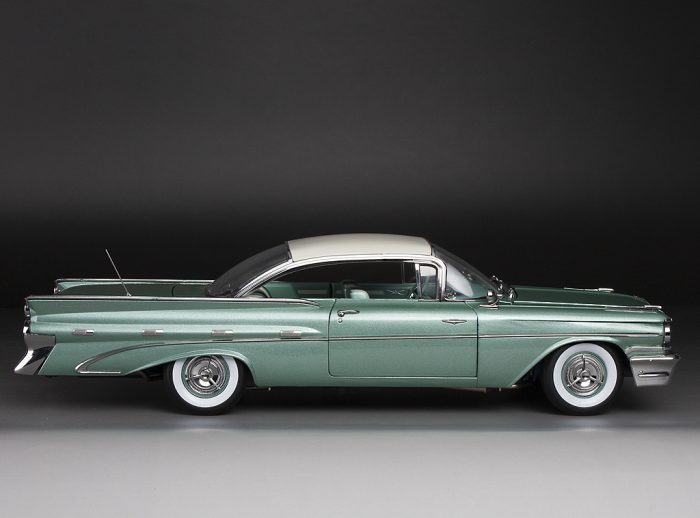 1959 Pontiac Bonneville Hardtop - Cameo Ivory / Jademist Green - Image 10