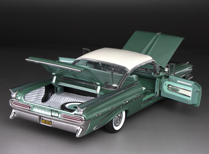 1959 Pontiac Bonneville Hardtop - Cameo Ivory / Jademist Green - Image 11