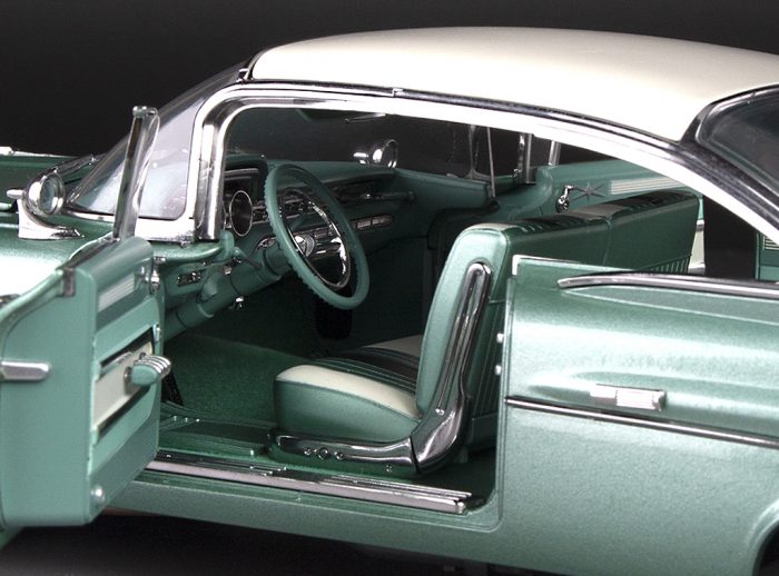 1959 Pontiac Bonneville Hardtop - Cameo Ivory / Jademist Green - Image 5