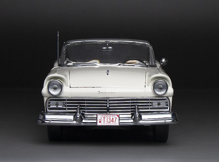 1957 Ford Fairlane 500 Skyliner - Colonial White - Image 6