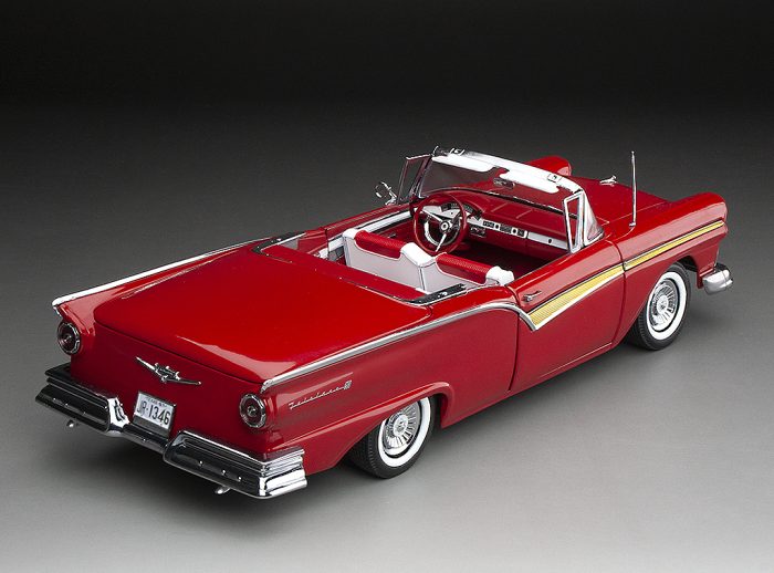 1957 Ford Fairlane 500 Skyliner - Flame Red - Image 3
