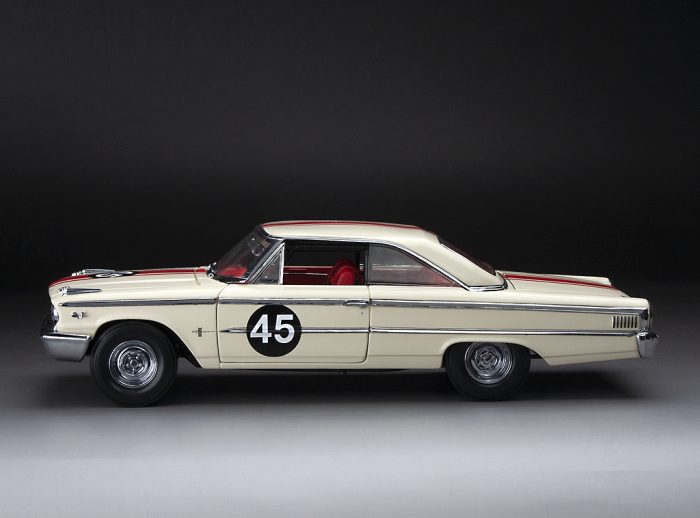 1963 Ford Galaxie 500/XL- #45 Jack Sears- Winner 1963 British Saloon Car Championship - Image 3