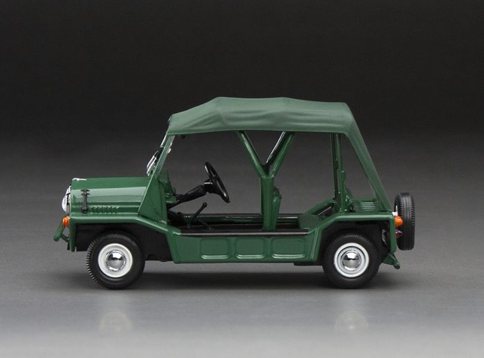 Military Vehicle - Green (with 2 resin figures) - Image 9