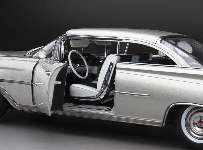 1959 Oldsmobile "98" Hardtop - Silver - Image 9
