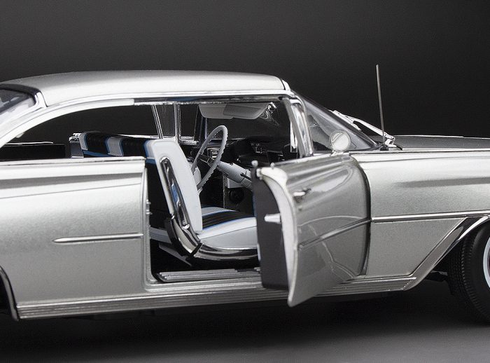 1959 Oldsmobile "98" Hardtop - Silver - Image 10