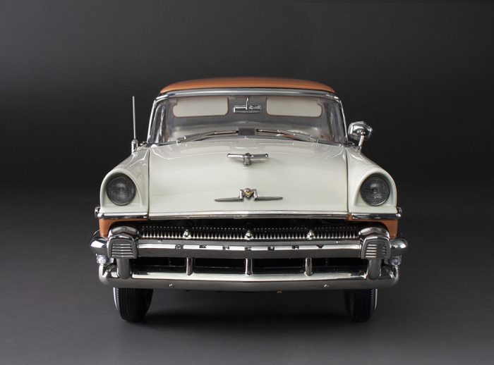 1956 Mercury MontClair Hard Top with spare tire - Glamour Tan/Classic White - Image 4