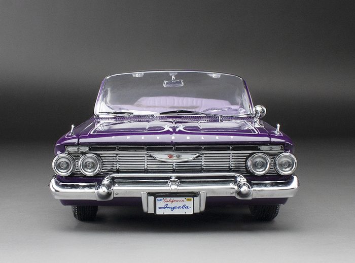 1961 Chevrolet Impala Open Convertilbe Lowrider (with movable suspension) – Purple - Image 4