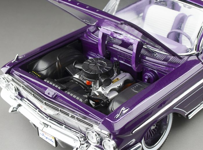 1961 Chevrolet Impala Open Convertilbe Lowrider (with movable suspension) – Purple - Image 14