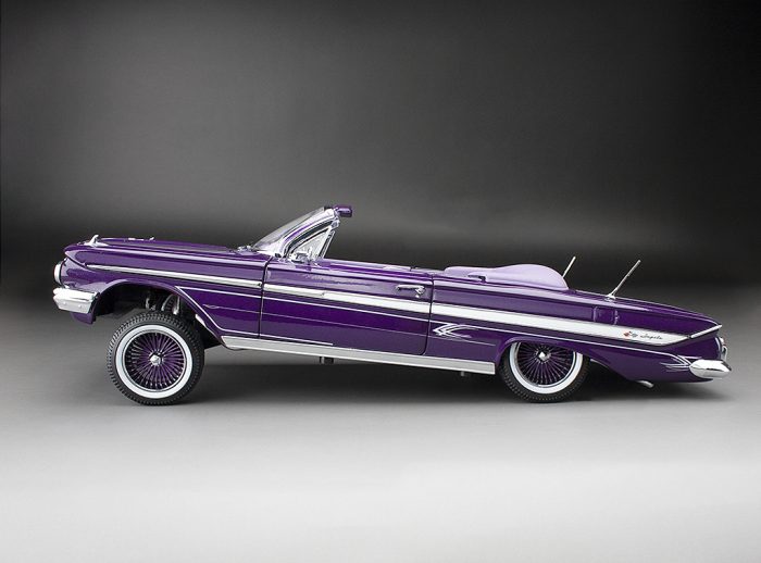 1961 Chevrolet Impala Open Convertilbe Lowrider (with movable suspension) – Purple - Image 10