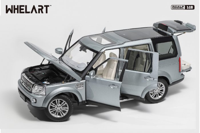 Land Rover DISCOVERY 4 - Sliver - Image 2