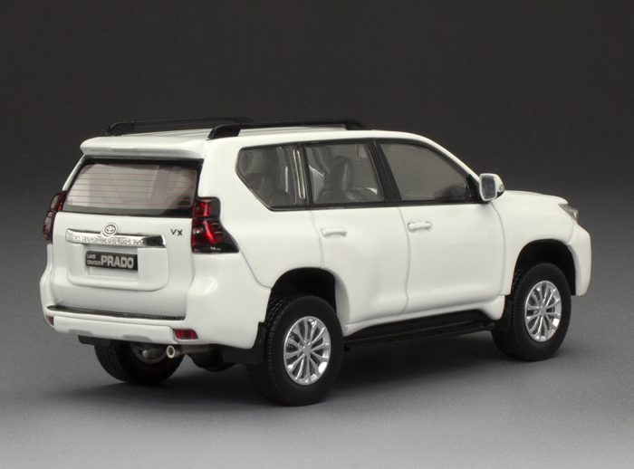 Toyota Land Cruiser Prado 2018 - Glacier White (limited edition 399pcs) - Image 3