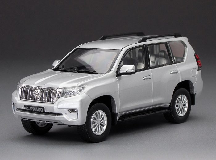 Toyota Land Cruiser Prado 2018 - Silver Pearl (limited edition 399pcs)