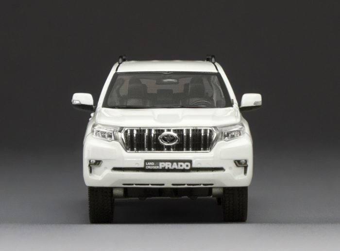 Toyota Land Cruiser Prado 2018 - Glacier White (limited edition 399pcs) - Image 4