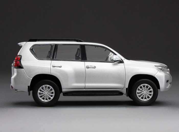 Toyota Land Cruiser Prado 2018 - Silver Pearl (limited edition 399pcs) - Image 7