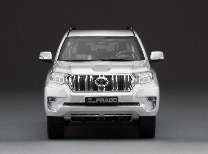Toyota Land Cruiser Prado 2018 - Silver Pearl (limited edition 399pcs) - Image 4