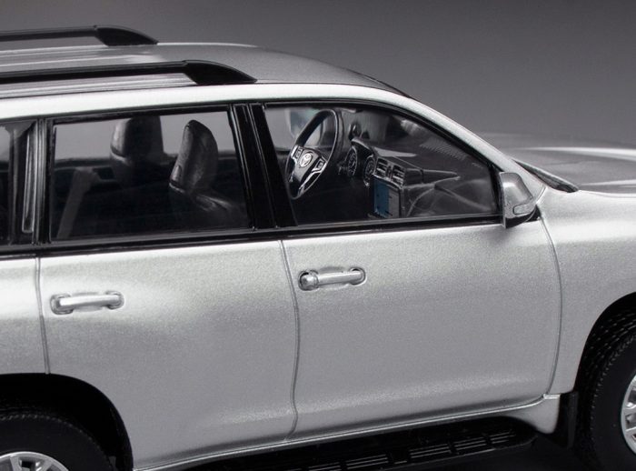 Toyota Land Cruiser Prado 2018 - Silver Pearl (limited edition 399pcs) - Image 9