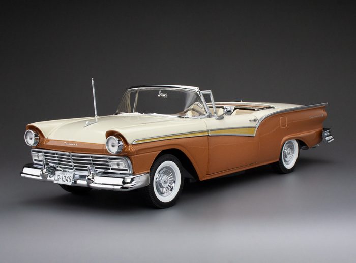 1957 Ford Fairlane 500 Skyliner - Bronze / Colonial White