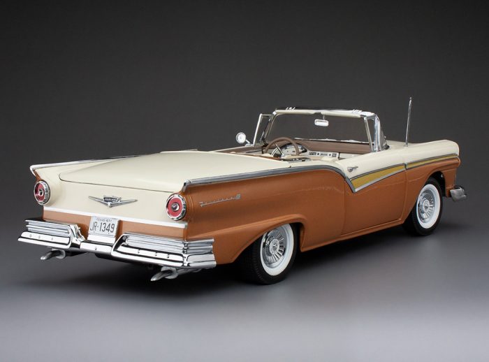 1957 Ford Fairlane 500 Skyliner - Bronze / Colonial White - Image 19