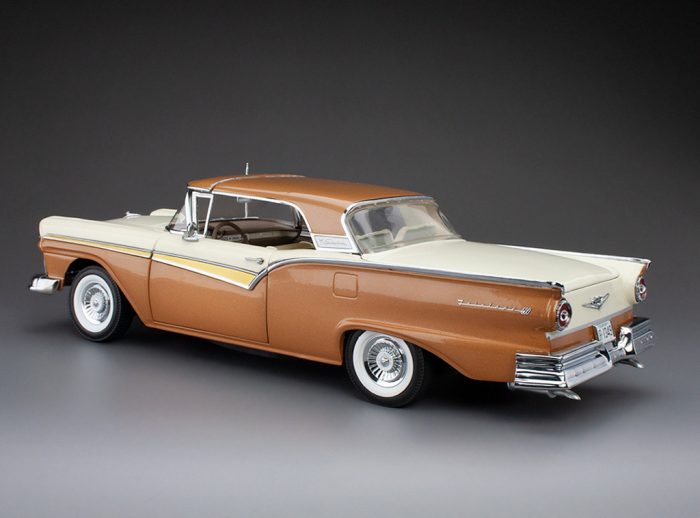 1957 Ford Fairlane 500 Skyliner - Bronze / Colonial White - Image 14