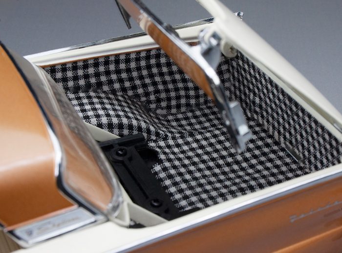1957 Ford Fairlane 500 Skyliner - Bronze / Colonial White - Image 6