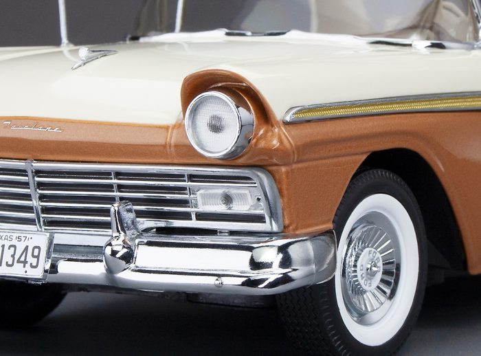 1957 Ford Fairlane 500 Skyliner - Bronze / Colonial White - Image 5