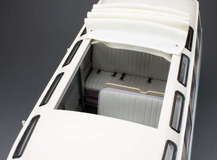 1962 Volkswagen Samba - Pearl White/Light green (Limited Edition 1000pcs) - Image 4